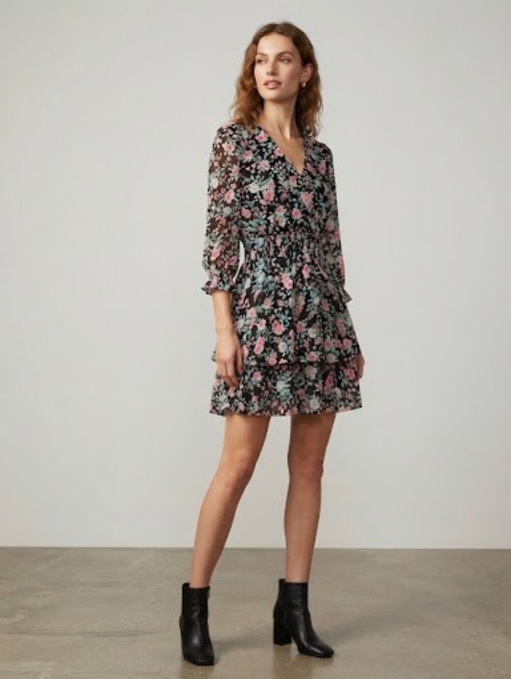 Mimi Chica Boho Black Floral V‑Neck Long Sleeve Mini Dress